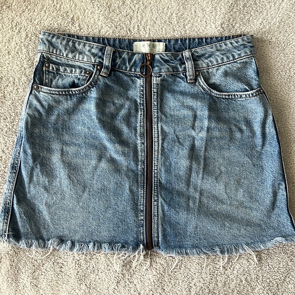 FREE PEOPLE - Front Zip It Up Denim Mini Skirt With Frayed Hem